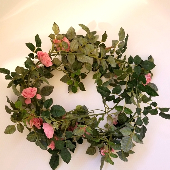 78" long rose garland - Picture 4 of 11